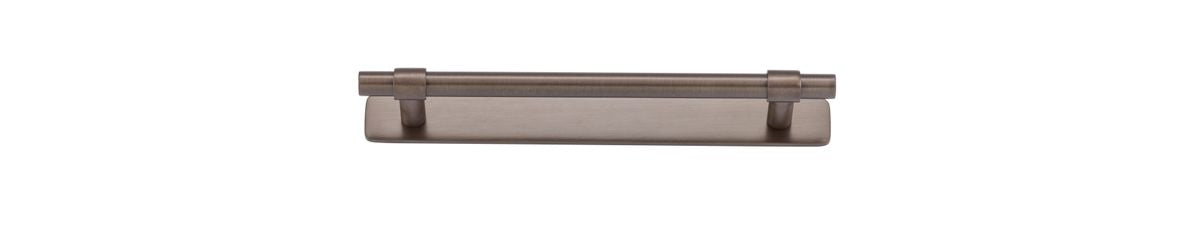 Iver Helsinki Cabinet Pull with Backplate - Signature Brass - CTC 160mm (21011B)