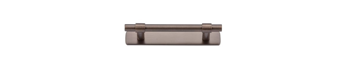Iver Helsinki Cabinet Pull with Backplate - Signature Brass - CTC 96mm (20991B)